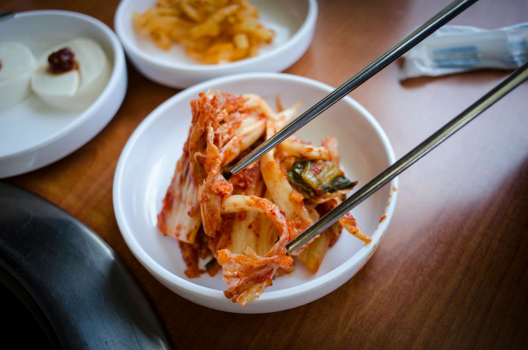 Fermentierte Lebensmittel für die Darmgesundheit: Kombucha, Kimchi und ihre Wirkung erklärt