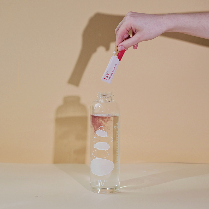 Produktbild Wasserflasche – hochwertiges Nahrungsergänzungsmittel für Frauen